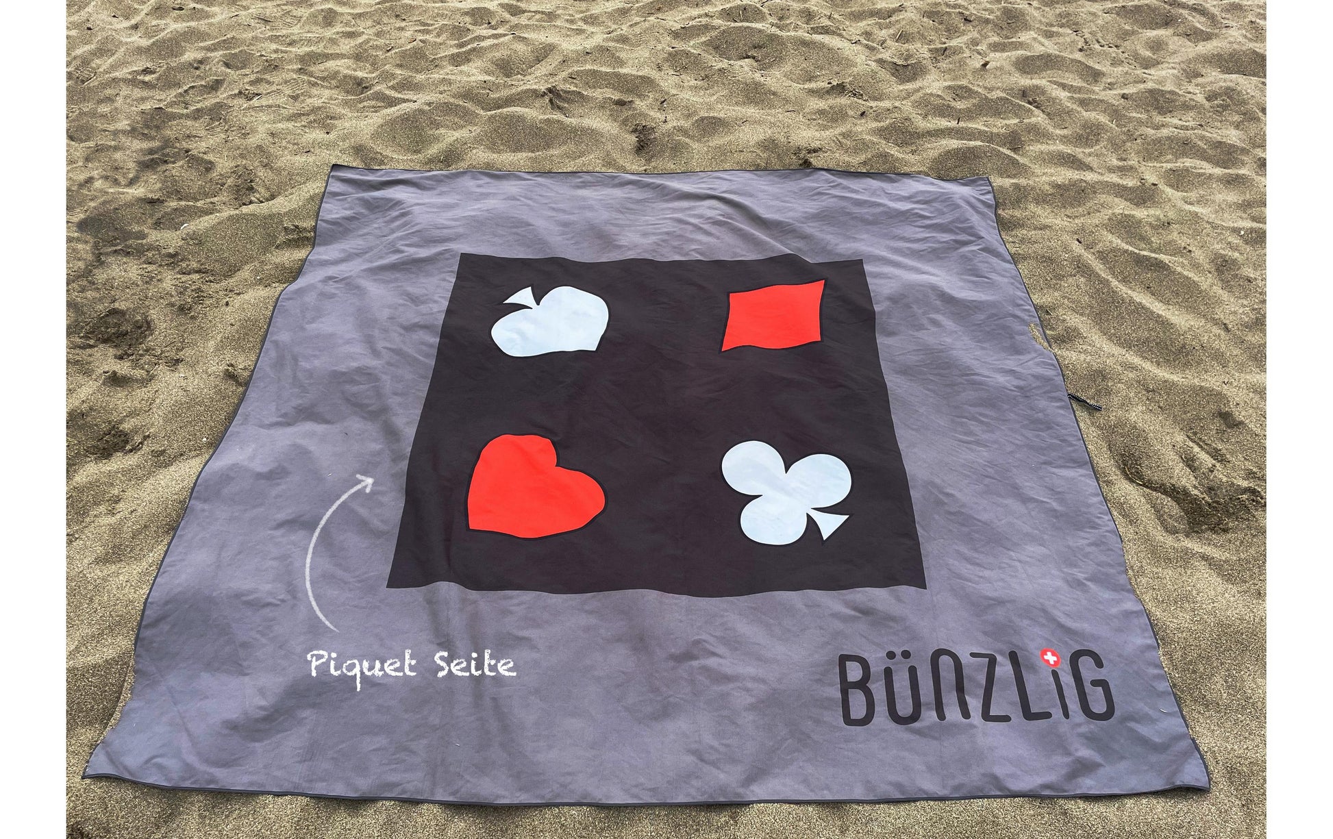 Bünzlig dog Jass Set – Kartenspiel, ab 6 Jahren