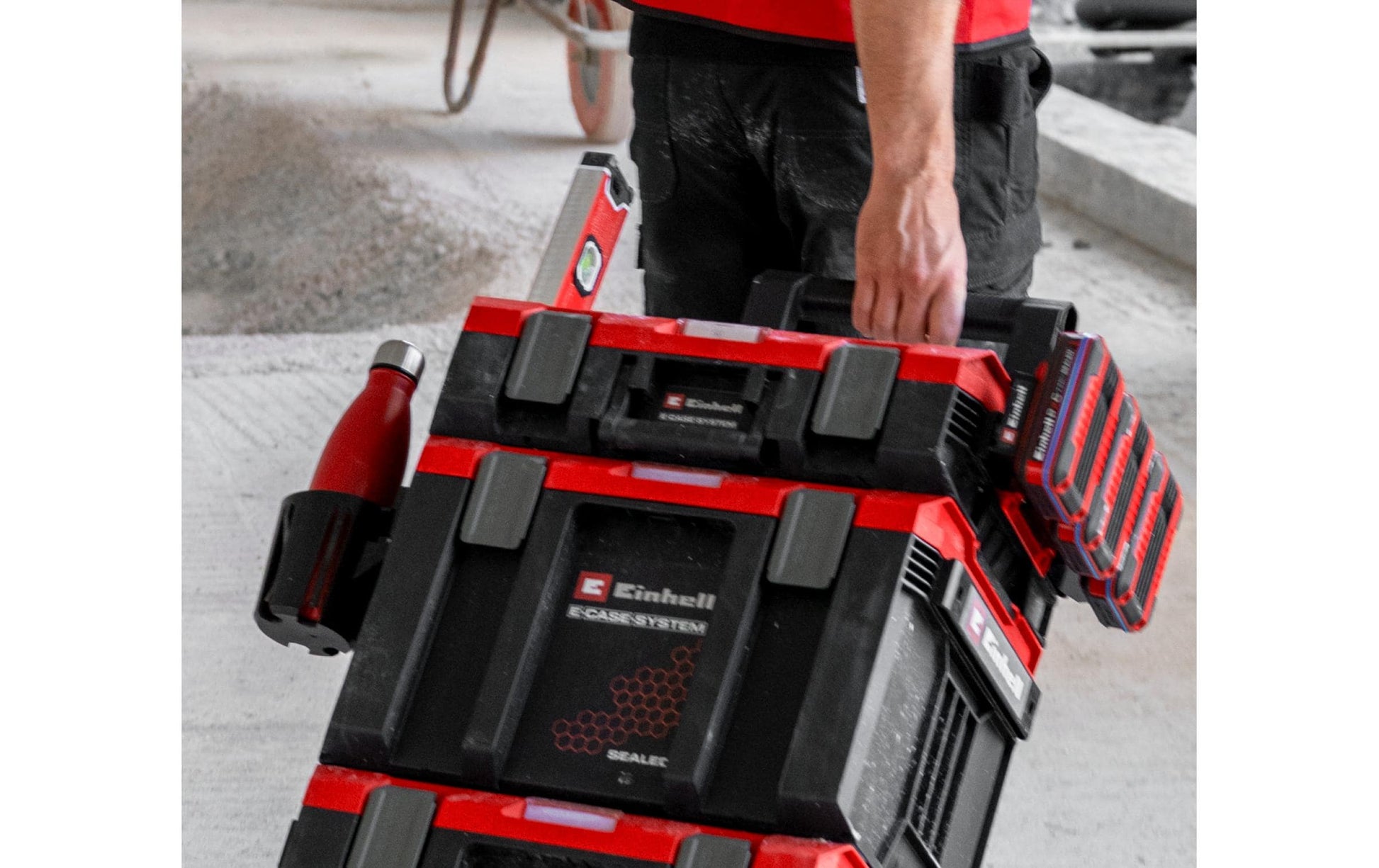 Einhell E-Case Flaschenhalter 0,5 l – mit Clipverschluss, Schwarz, B 105 × H 166 × T 130 mm, für Einhell E-Case