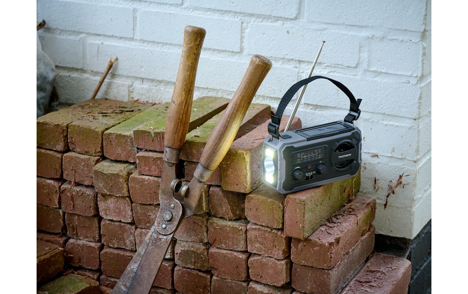 Thomson RT280 – Tragbares Radio, AM/FM, Solarbetrieb, Dynamo, Powerbank, USB-C – Grau