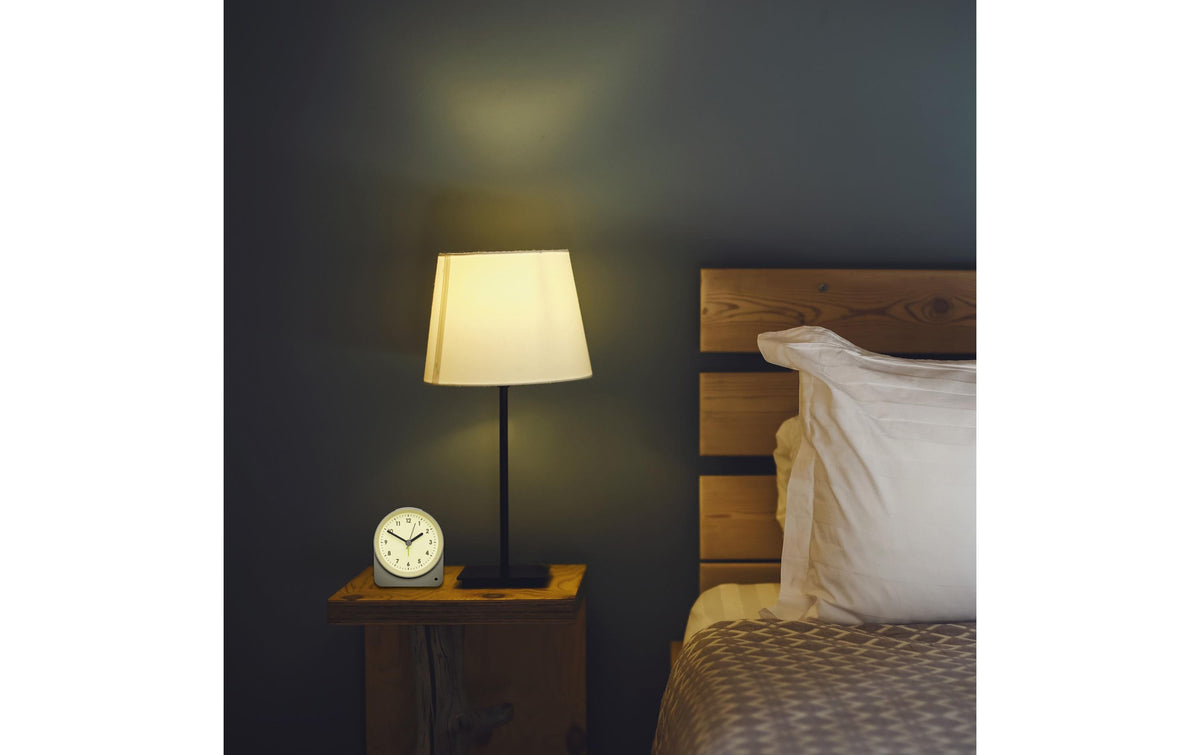 TFA-Dostmann TFA Dostmann Wecker – Analog, Nachtlicht, Schlummerfunktion, 9,1 × 10,1 × 4 cm, Weiss, Kunststoff