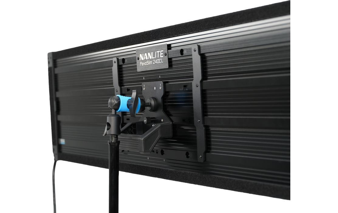 Nanlite PavoSlim 240CL Streaming-Licht – 260 W, RGBWW, 2700–7500 K – CRI 96/TLCI 97 – Schwarz