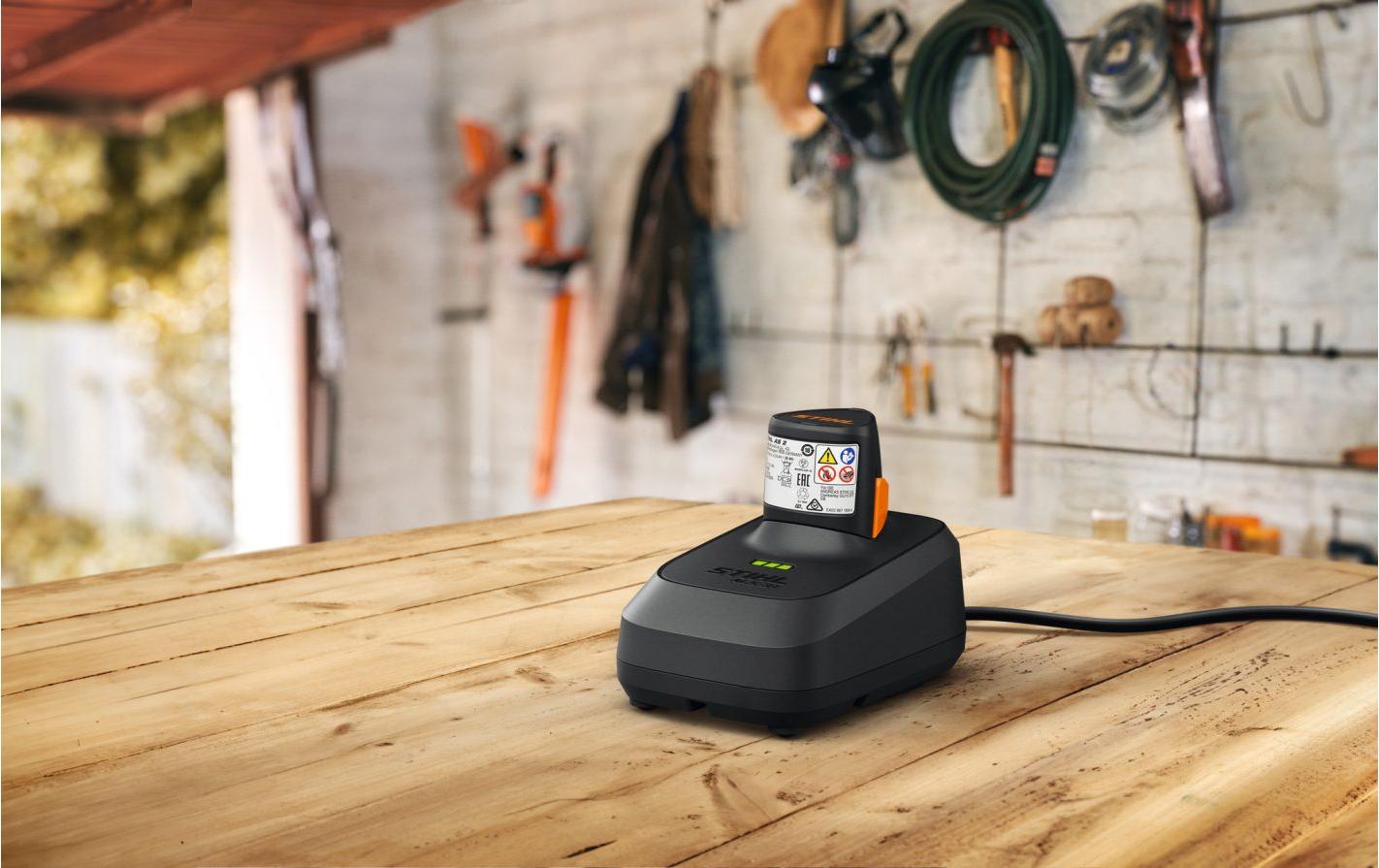 Stihl ALS 31 Ladegerät 100–240 V – für AS-System