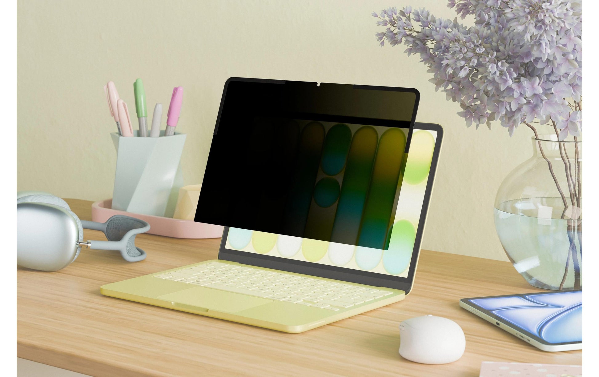 Targus Magnetischer Blickschutzfilter für MacBook Neo 13", 16:10 – Blaulichtfilter, Blickschutz von 2 Seiten