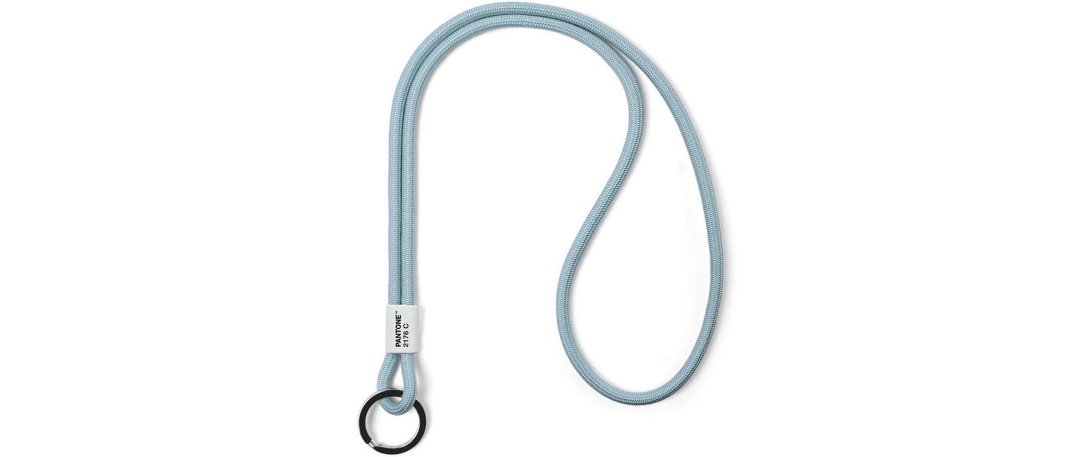 Pantone by copenhagen design Pantone Schlüsselanhänger DustySky2176c – Metall/Nylon, Himmelblau
