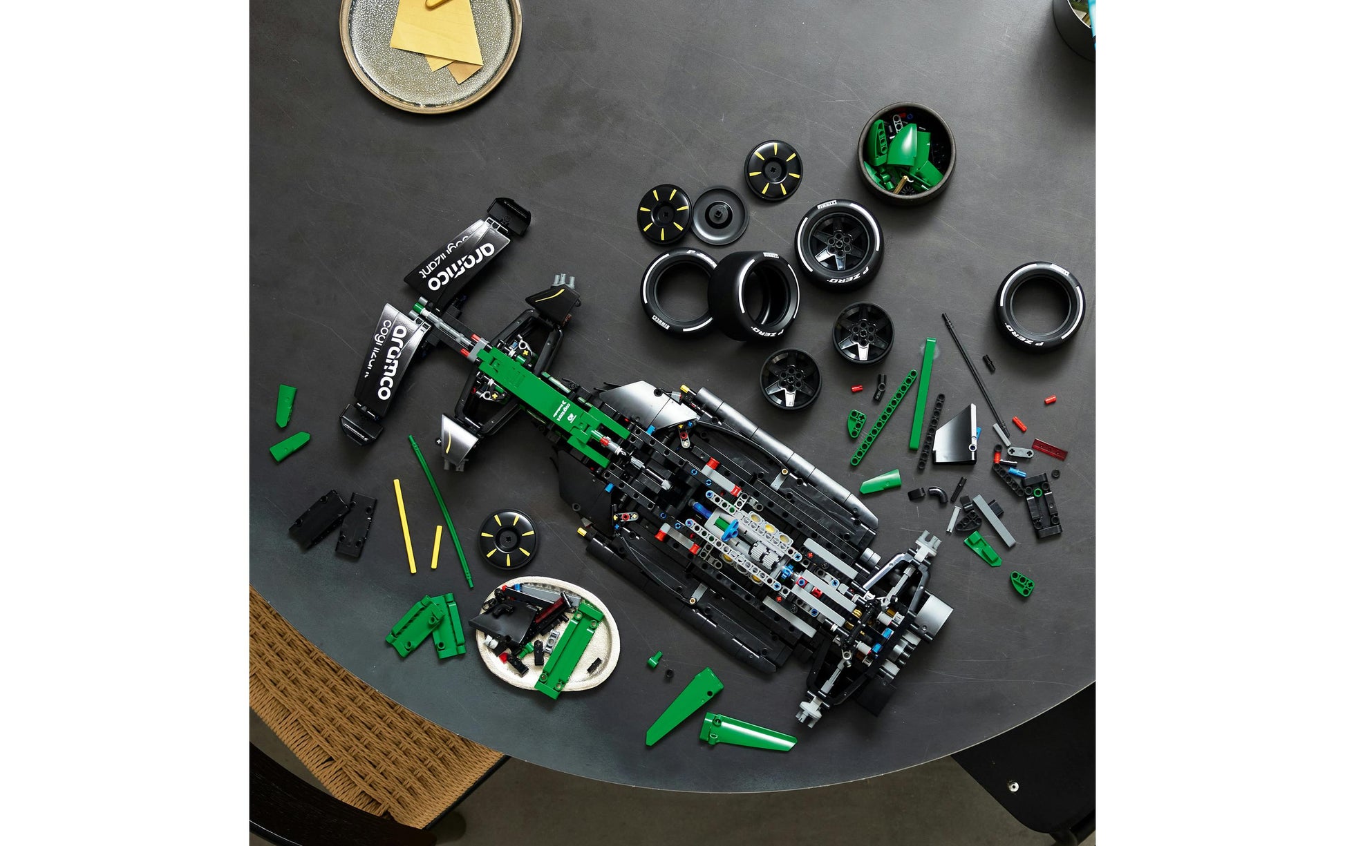 LEGO Technic 42240 Bausatz – 1547-teilig – 55,5×37,8×10,3 cm – ab 18 Jahren