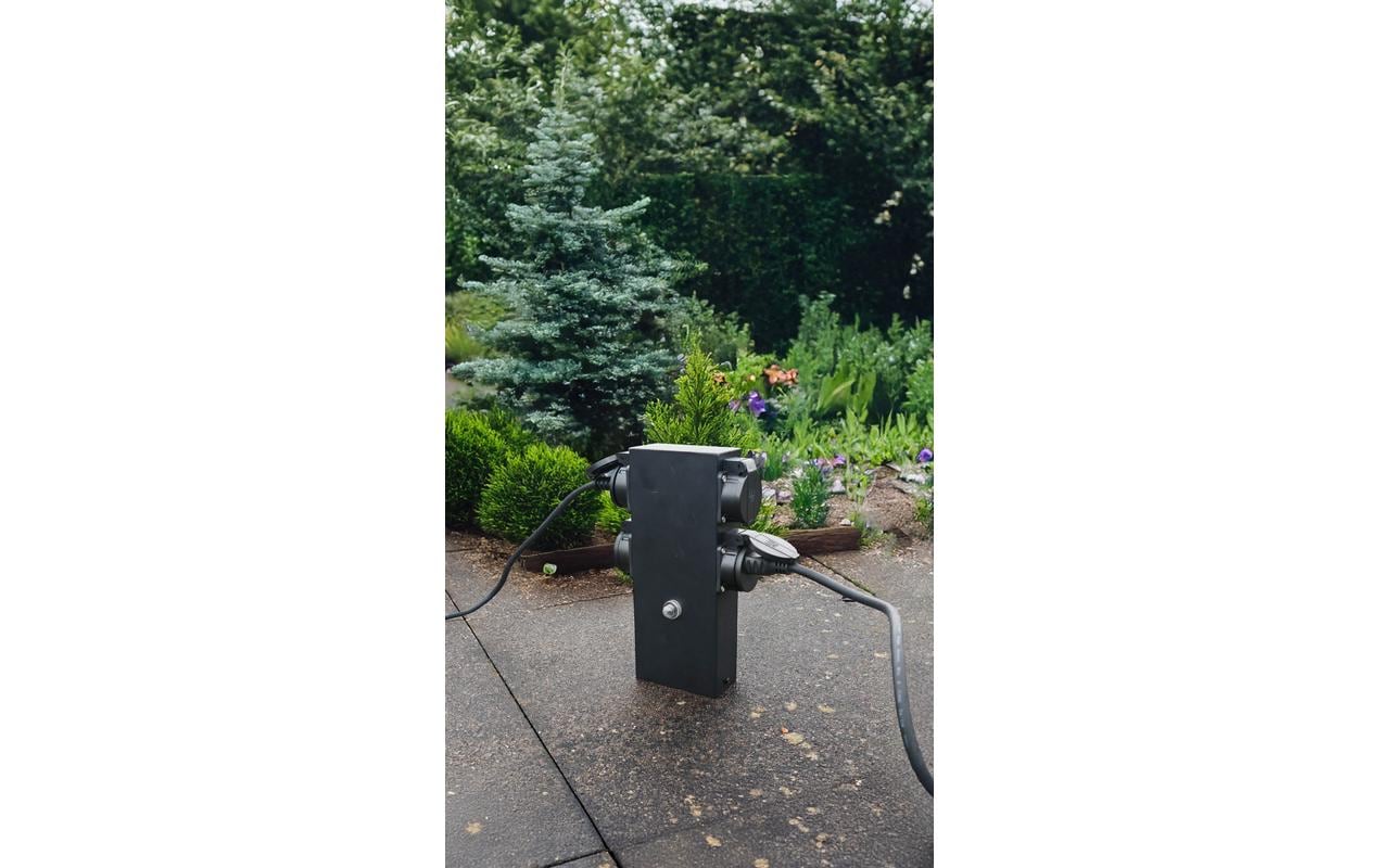 Steffen GardenLine Gartenstromverteiler, 4×T13, IP44, Erdspiess, Überstromschutz – Schwarz