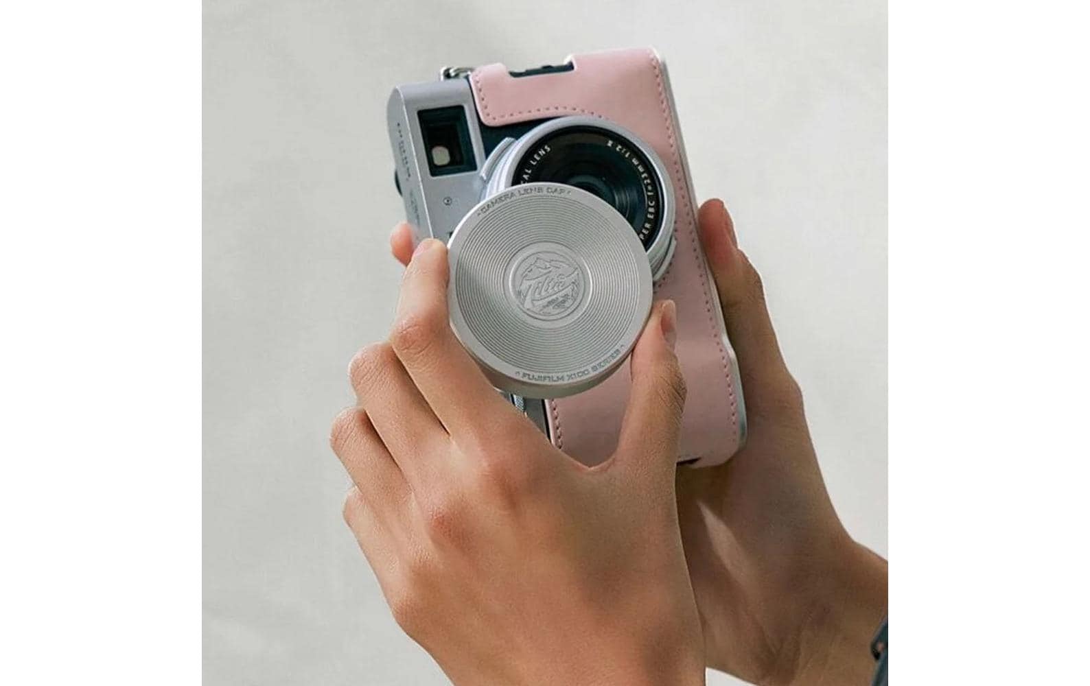 Tilta X100VI Objektivdeckelhalter – Ø49 mm – für Fujifilm X – Silber