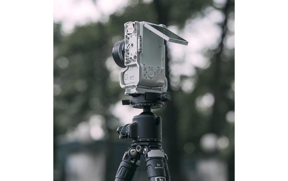 Tilta Full Camera Cage Kamera-Cage – 136,9 × 96,5 × 68 mm, 685 g – für Sony ZV-E1 – Silber