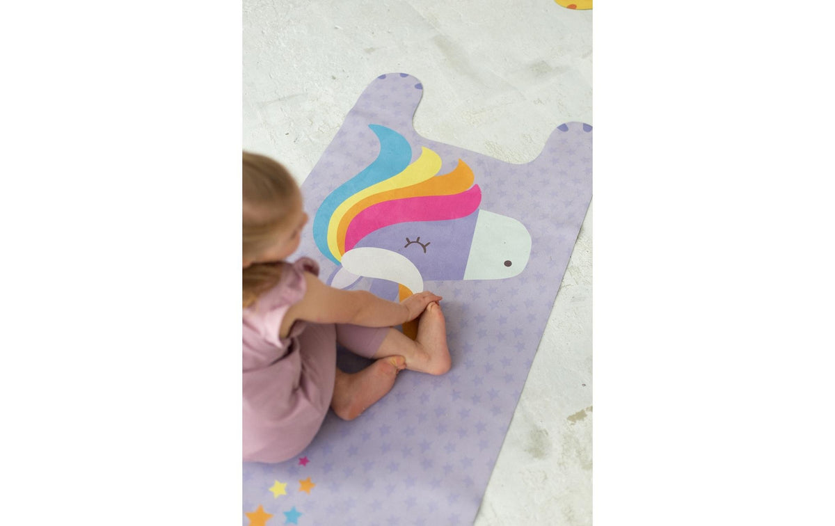 Yogitier Bodenmatte Emmi das Einhorn – 60 × 155 cm, Violett, Mikrofaser/Naturkautschuk, Dicke 0,2 cm