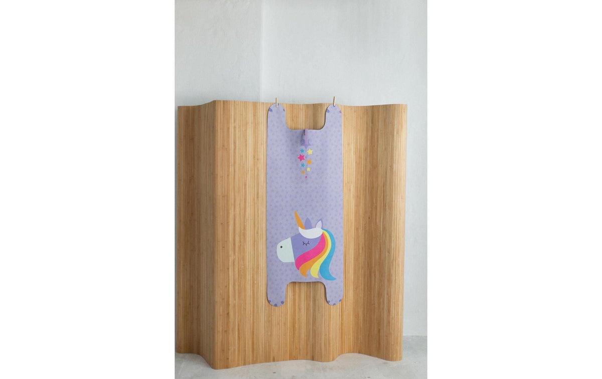 Yogitier Bodenmatte Emmi das Einhorn – 60 × 155 cm, Violett, Mikrofaser/Naturkautschuk, Dicke 0,2 cm