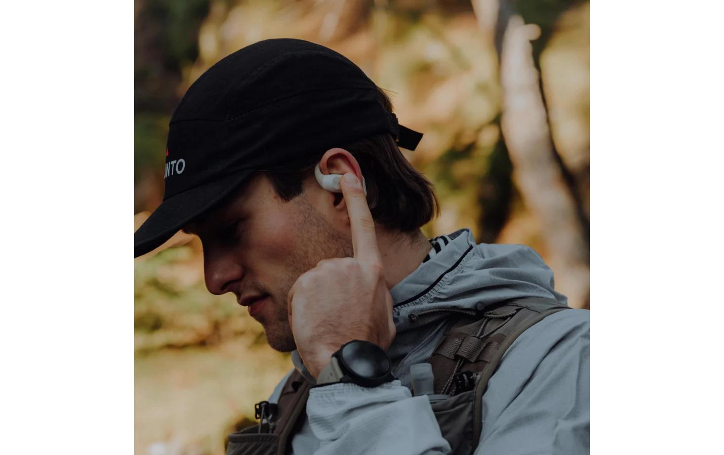 Suunto Spark Over-/On-Ear Kopfhörer – BT, USB-C, mit Ladecase, Weiss