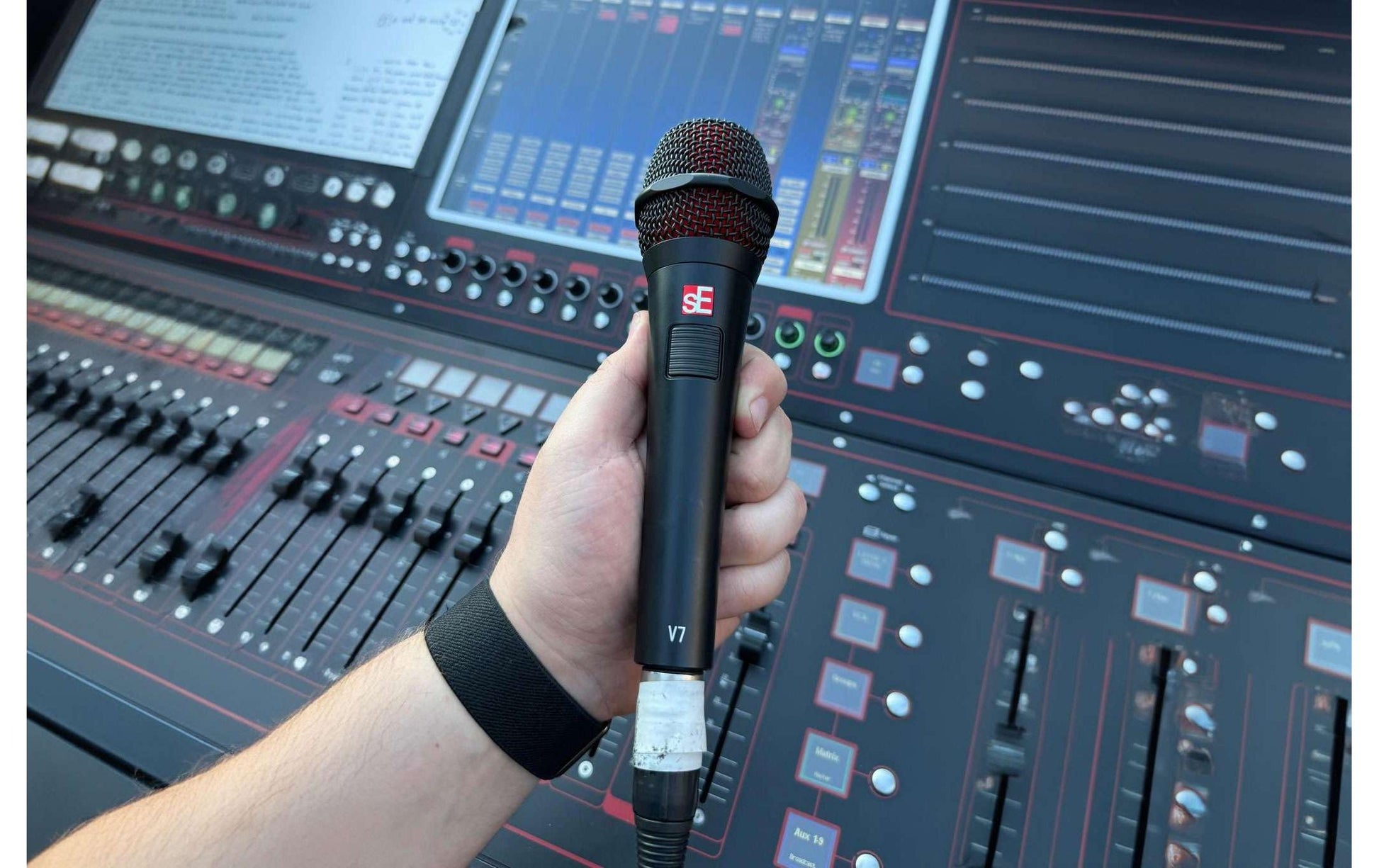 SE Electronics V7 PTT Bühnenmikrofon – XLR, Kabelgebunden, Superniere, Schwarz
