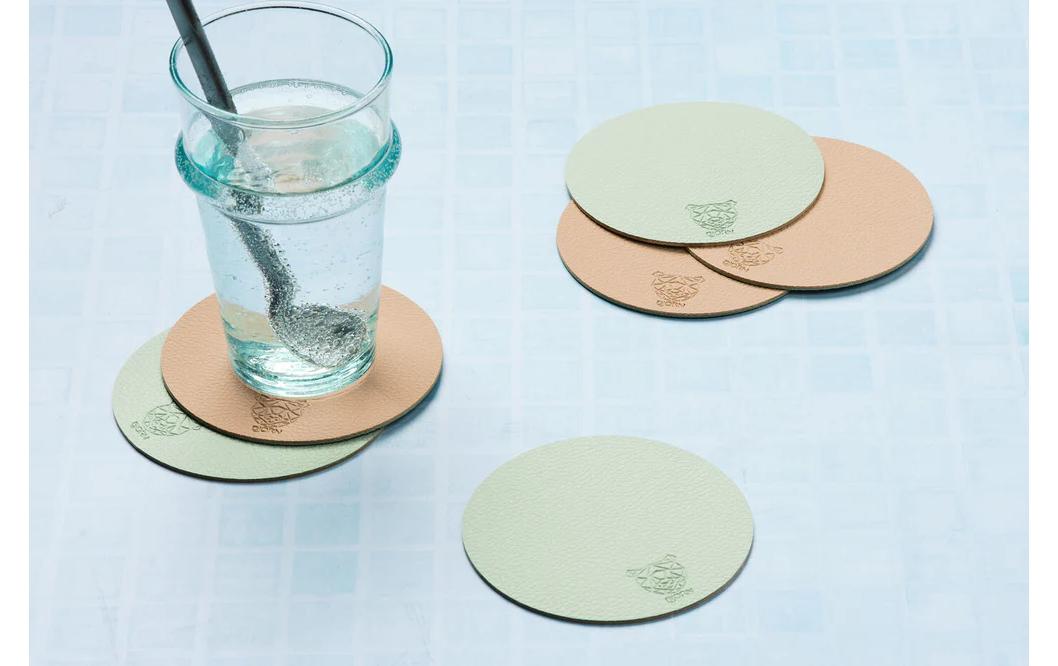 Björn Untersetzer – 6er Set, Ø 10,0 cm, Recyceltes Leder, Rosa/Grün, Wendbar