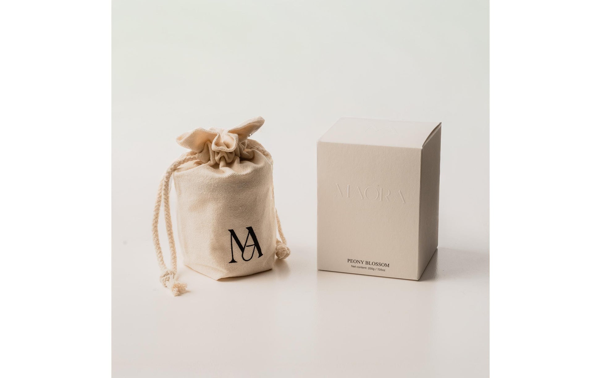 Maora Duftkerze – Jasmin, Pfingstrose & Rose – Ø 8 × 9 cm