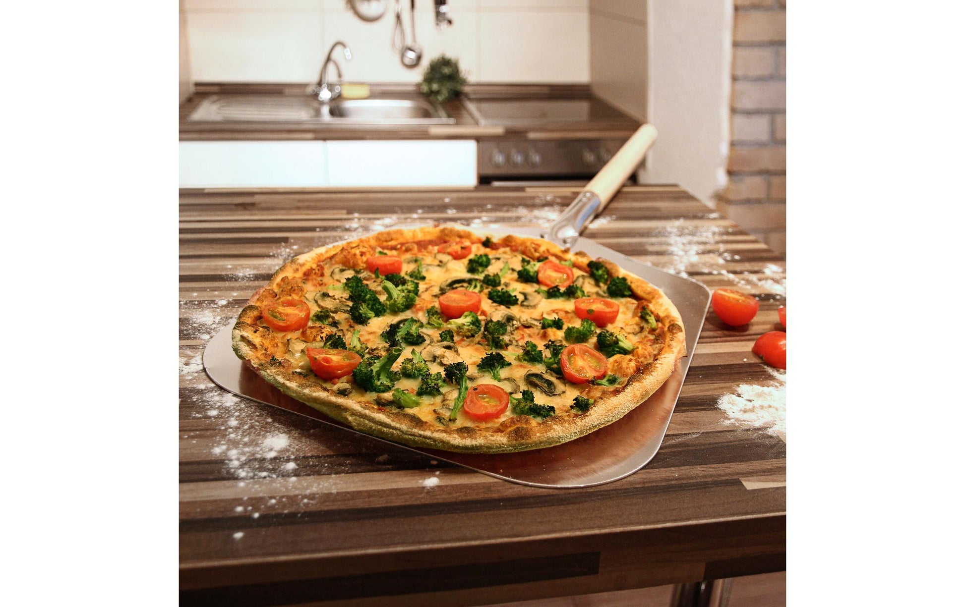 Relaxdays Pizzaschaufel 30,5 × 79 × 3 cm, Aluminium/Holz, hellbraun/silber