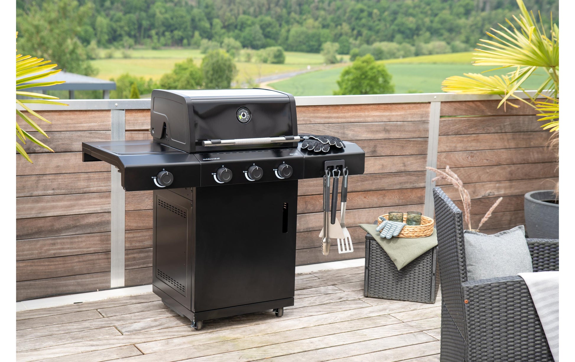 OUTDOORCHEF Grillstation HEAT C-335 – 3 Brenner, 2'688 cm² Grillfläche, 14,1 kW – Schwarz/Edelstahl