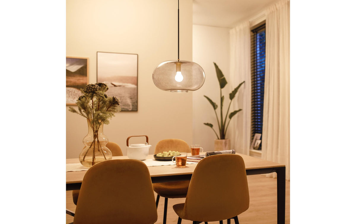 Philips by Signify Philips Leuchtmittel E27 A60 – 806 lm, 8 W, Warmweiss 2700 K – IP20 – 5 Stk. – Weiss/Kunststoff