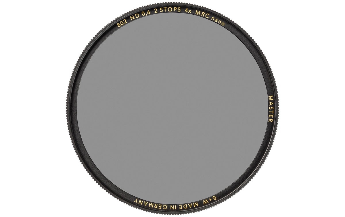 B+W Master ND 0,6 Graufilter – 77 mm – MRC Nano, Messingfassung – für Objektive mit 77 mm Filtergewinde