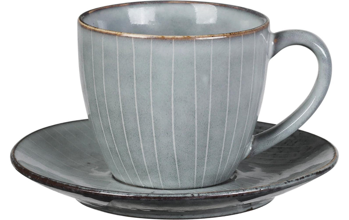 Broste Copenhagen Tasse mit Untertasse – 150 ml, Ø 14,0 cm, Steingut, spülmaschinenfest