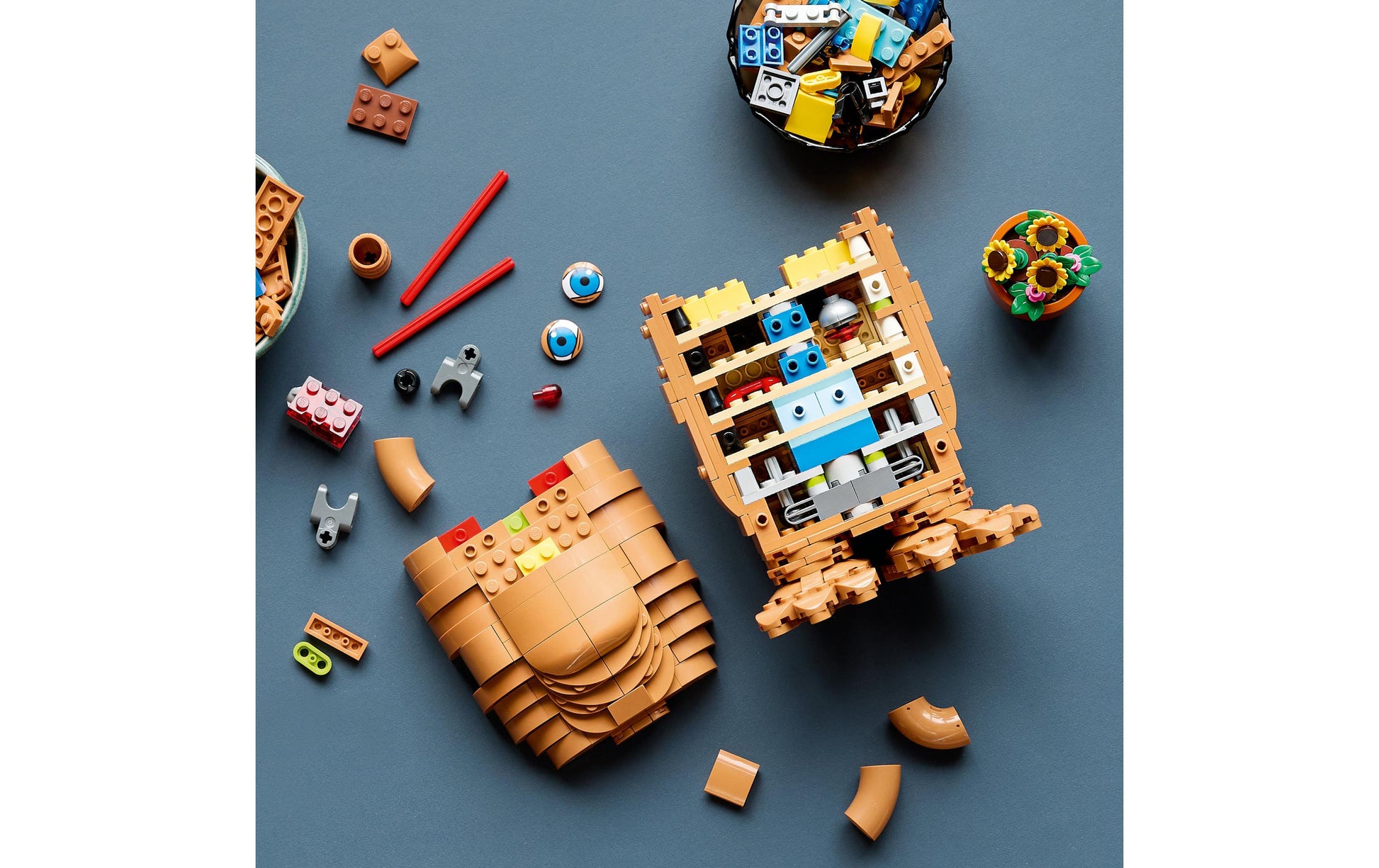 LEGO Ideas 21370 Set – 1'226-teilig – 38,2×9,4×26,2 cm – ab 18 Jahren – Batterien: 2× LR41