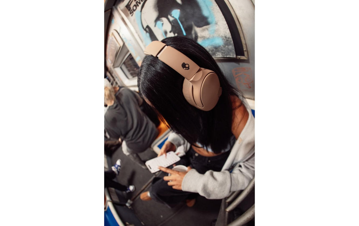 Skullcandy Crusher 720 Over-Ear Kopfhörer – Kabel 3,5 mm + BT 5,3, USB-C, Beige