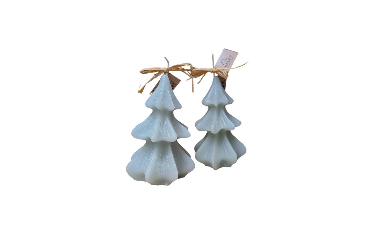CHALET Weihnachtskerze – Ø 8 × 11,5 cm – mehrfarbig