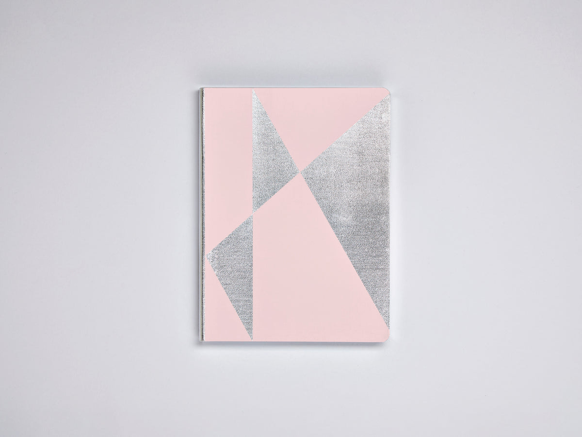 Nuuna Notizbuch – 165 × 220 mm – 120 g/m² – Fadenheftung, Leineneinband, nummerierte Seiten, rosa/silber