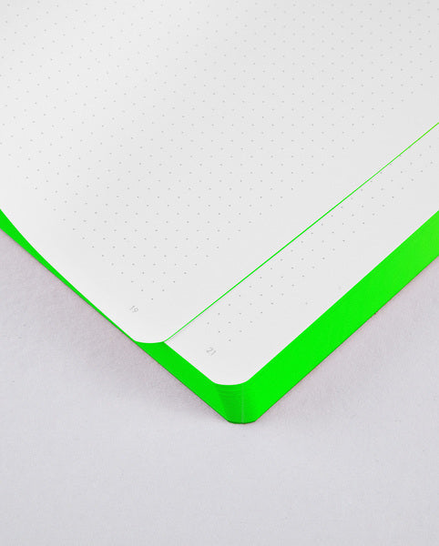 nuuna Notizbuch – 165 × 220 mm – punktiert – 176 Seiten – 120 g/m² – Softcover, Kunstleder, mehrfarbig
