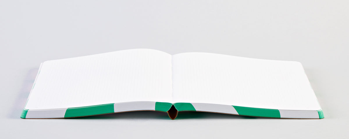 Nuuna Notizbuch – 165 × 220 mm – 256 Seiten – 120 g/m² – Fadenheftung, nummerierte Seiten, veganes Kunstleder