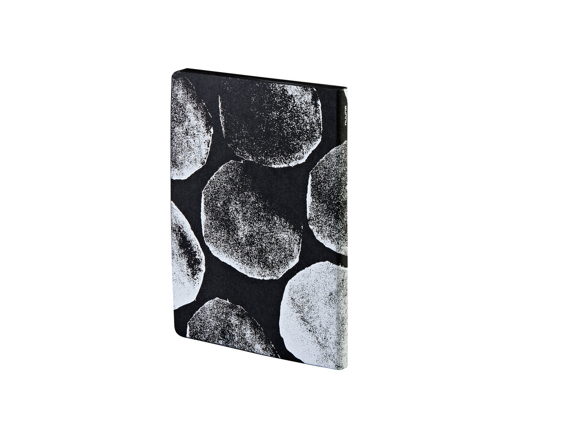 Nuuna Notizbuch – 165 × 220 mm – 176 Seiten – 120 g/m² – gebunden, nummerierte Seiten, recyceltes Leder
