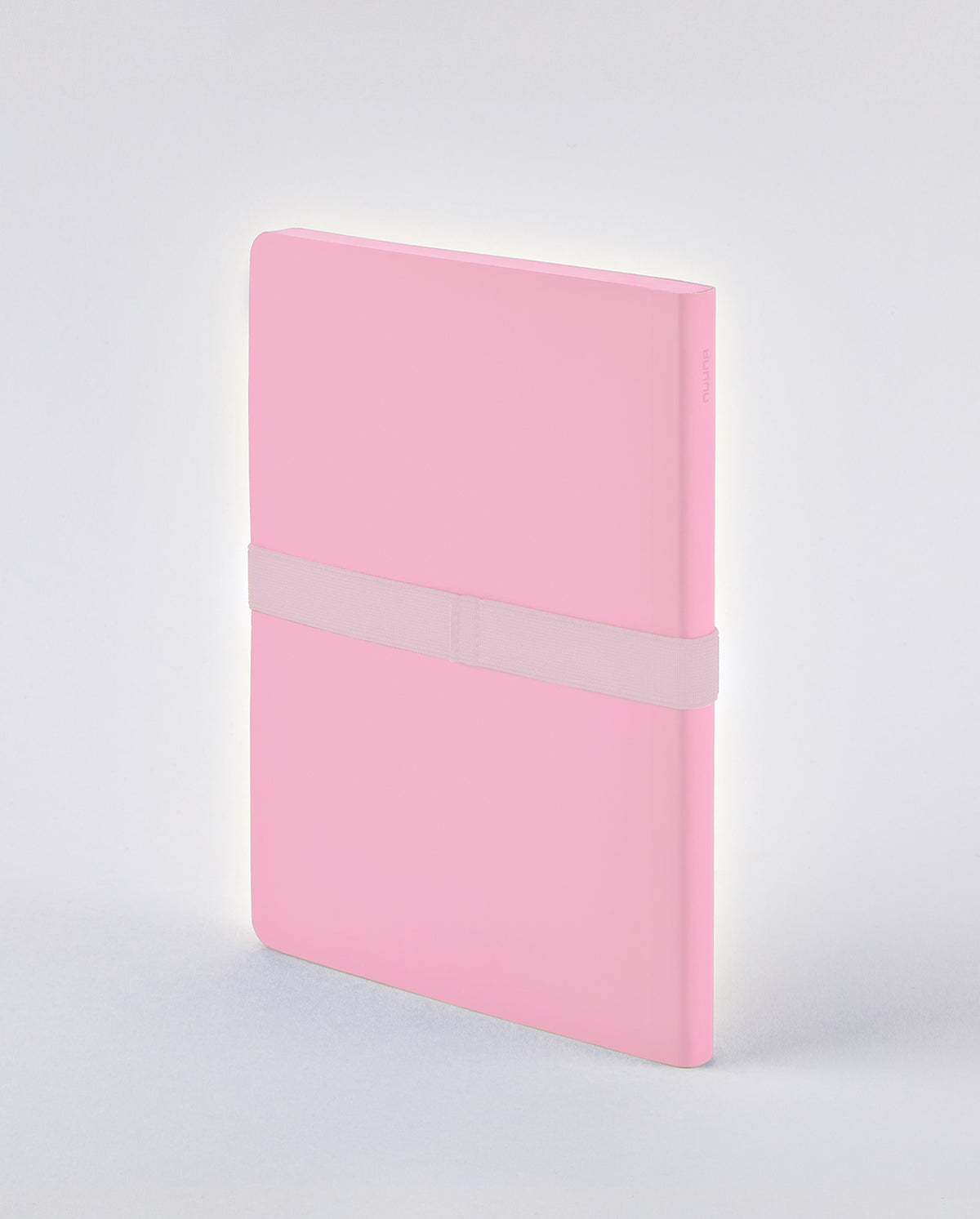 Nuuna Notizbuch – 165 × 220 mm – 176 Seiten – 120 g/m² – Fadenheftung, recyceltes Leder, elastisches Band, rosa