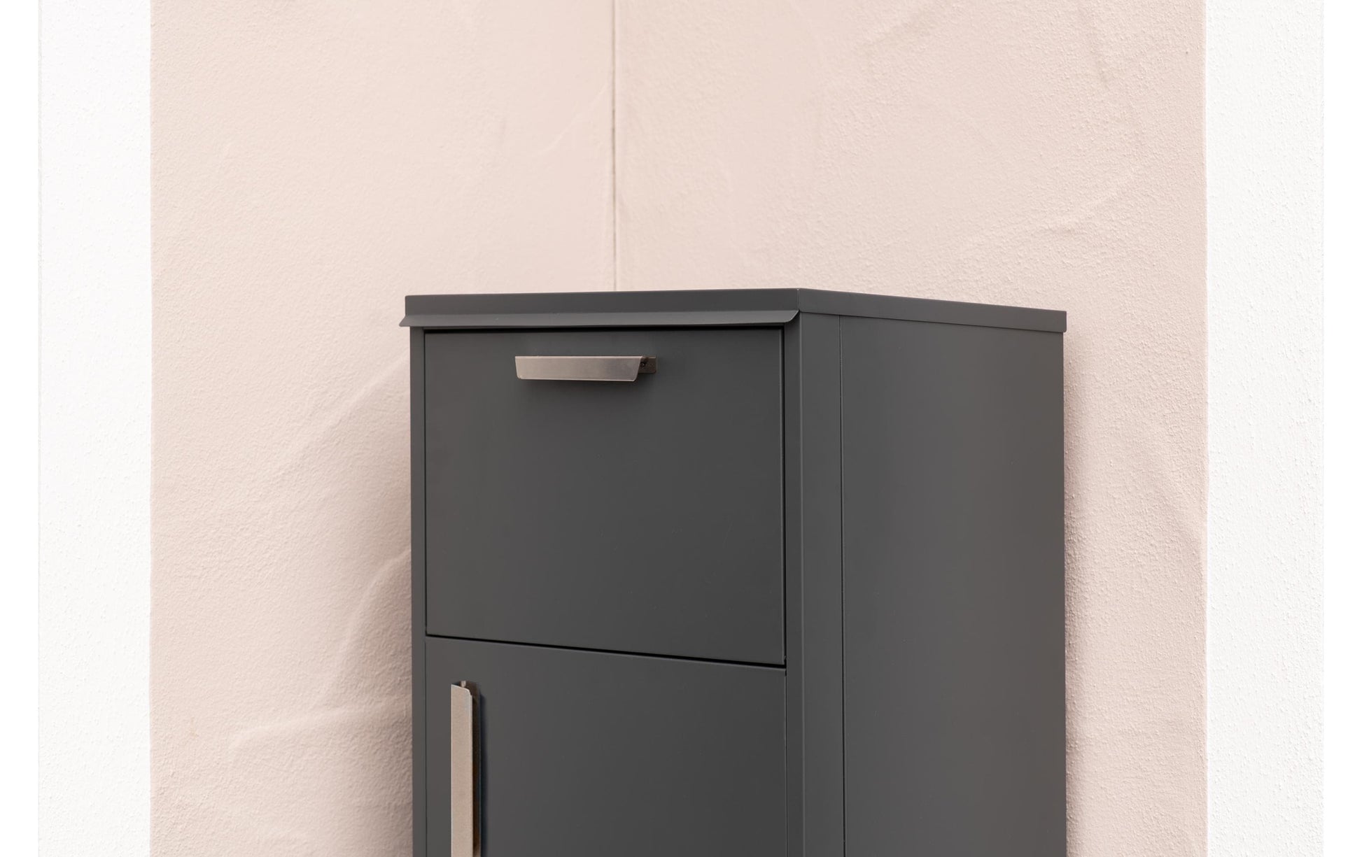 Westmann Pepe – Paketbox, 500 × 390 × 1140 mm, anthrazit, Stahl