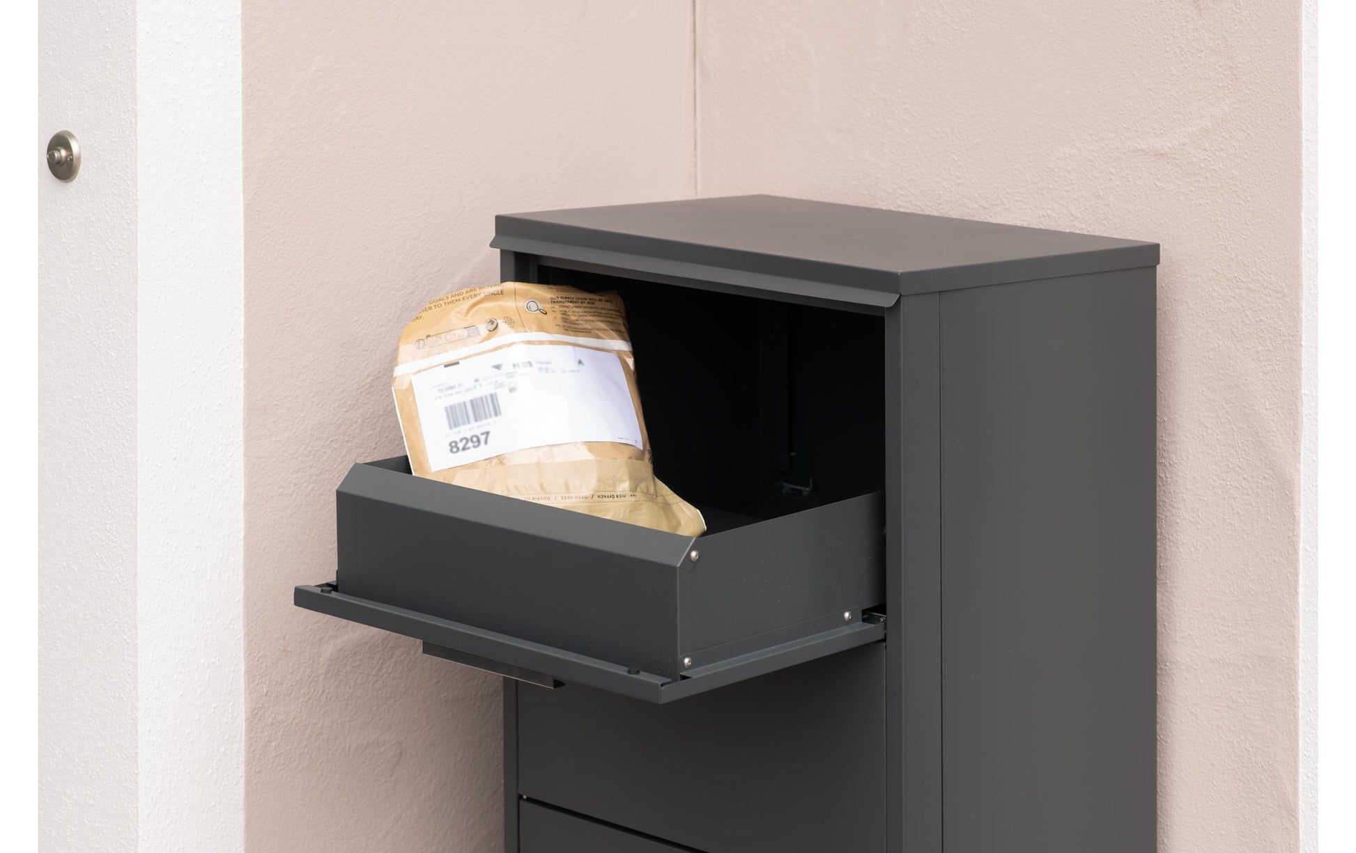 Westmann Pepe – Paketbox, 500 × 390 × 1140 mm, anthrazit, Stahl