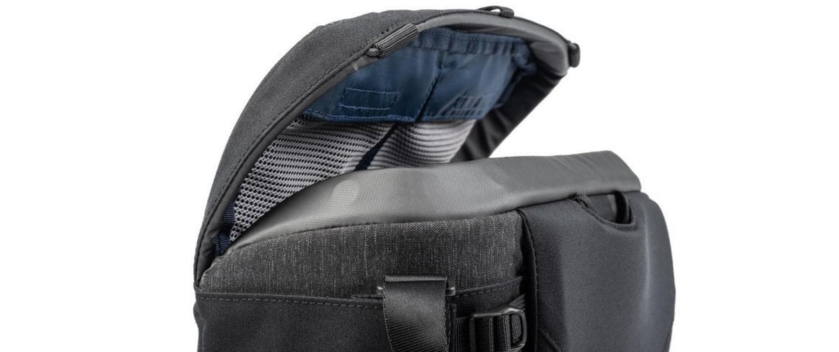 Think Tank SpeedTop Crossbody 15 – für Systemkameras, DSLRs, Objektive – Grau