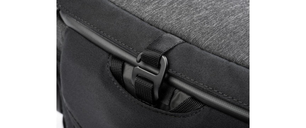 Think Tank SpeedTop Crossbody 15 – für Systemkameras, DSLRs, Objektive – Grau