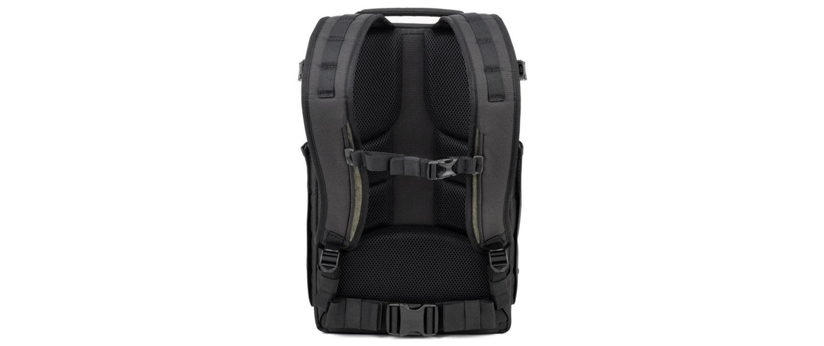 Think Tank Mirrorless Mover Kamerarucksack – 18 l, 6 Objektive, Nylon/Polyester – Grün – Regenhülle
