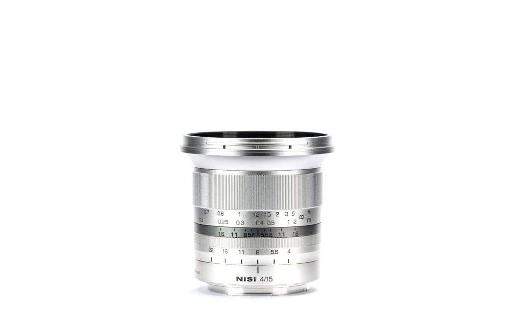 Nisi 15mm F/4 ASPH Objektiv – für Sony E-Mount (Vollformat, APS-C) – 72 mm Filter – Silber