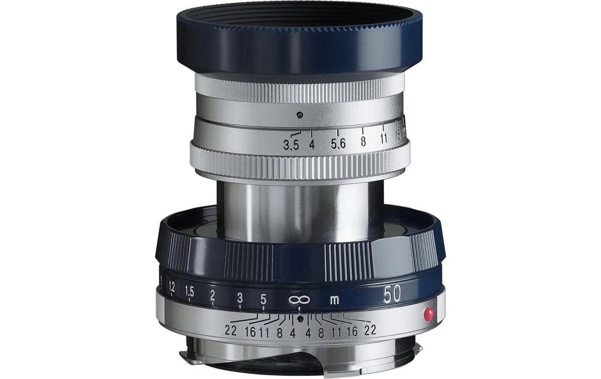 Voigtländer APO-Lanthar 50 mm f/3,5 I – Leica M-Bajonett – Manuell – Marineblau/Silber