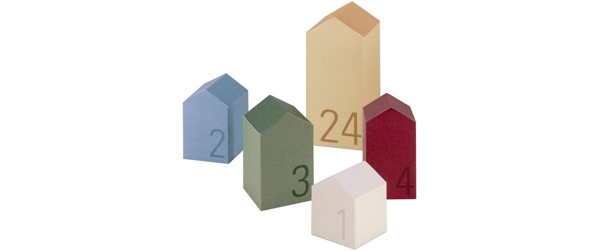 REMEMBER Adventskalender – Dorf – 24-teilig, zum Befüllen – 23,8 × 27,5 × 2,3 cm