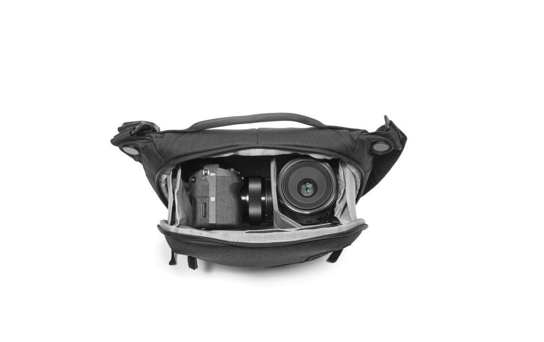 Peak Design Everyday Sling 3L Tragetasche – Aluminium/Nylon – Schwarz
