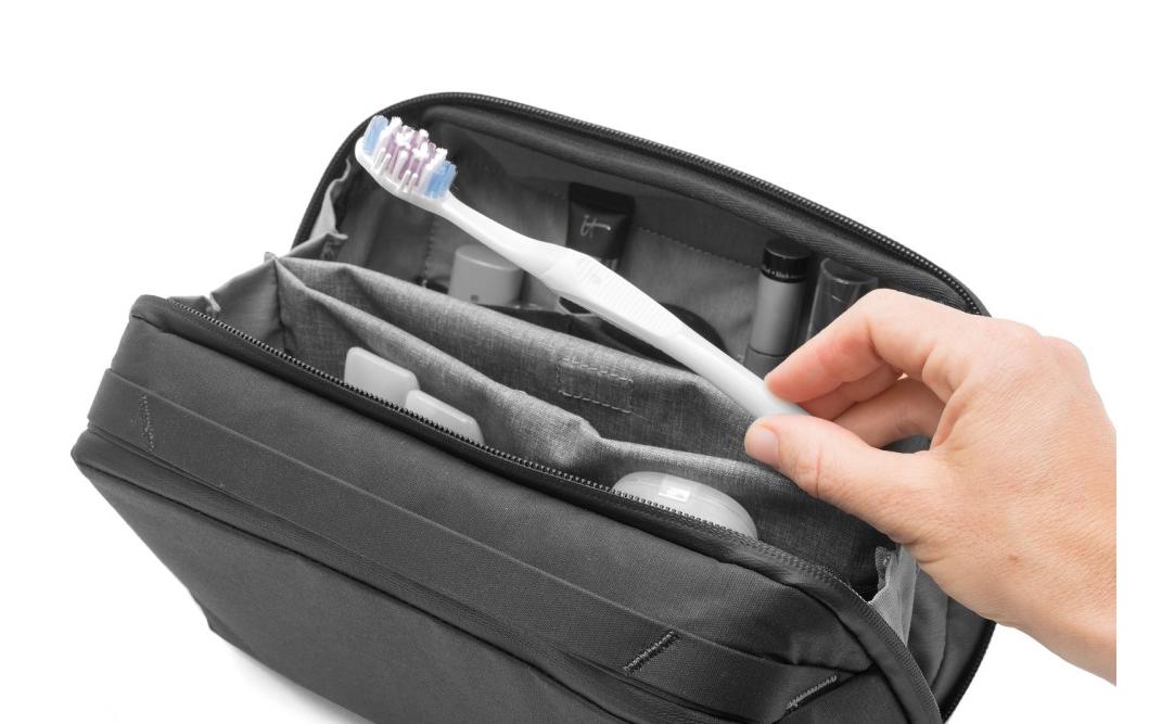 Peak Design Kulturbeutel Wash Pouch – wasserfest, PFAS-frei, mit Aufhänger – 2,5 l – schwarz