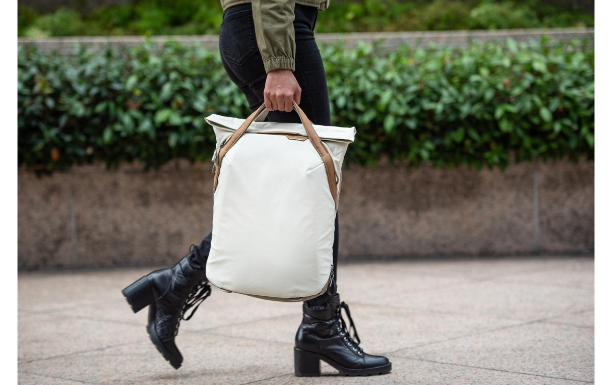 Peak Design Everyday Totepack v2 Kamerarucksack – 20 l, Nylon – für DSLR, spiegellose Kameras, Drohne u. a. – Bone