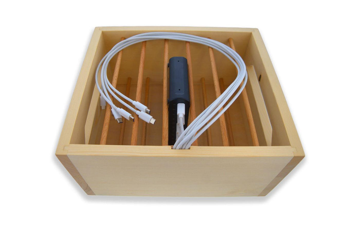 LMP LaptopBox 6-250 100 W – 6 Ladevorgänge – für MacBook Neo 13", MacBook Air 13" u. a. – braun
