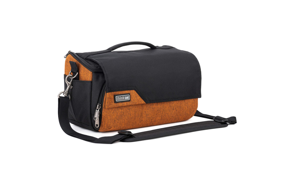 Think Tank Mirrorless Mover 25 V2 Umhängetasche – 25 l, Nylon – Orange/Schwarz