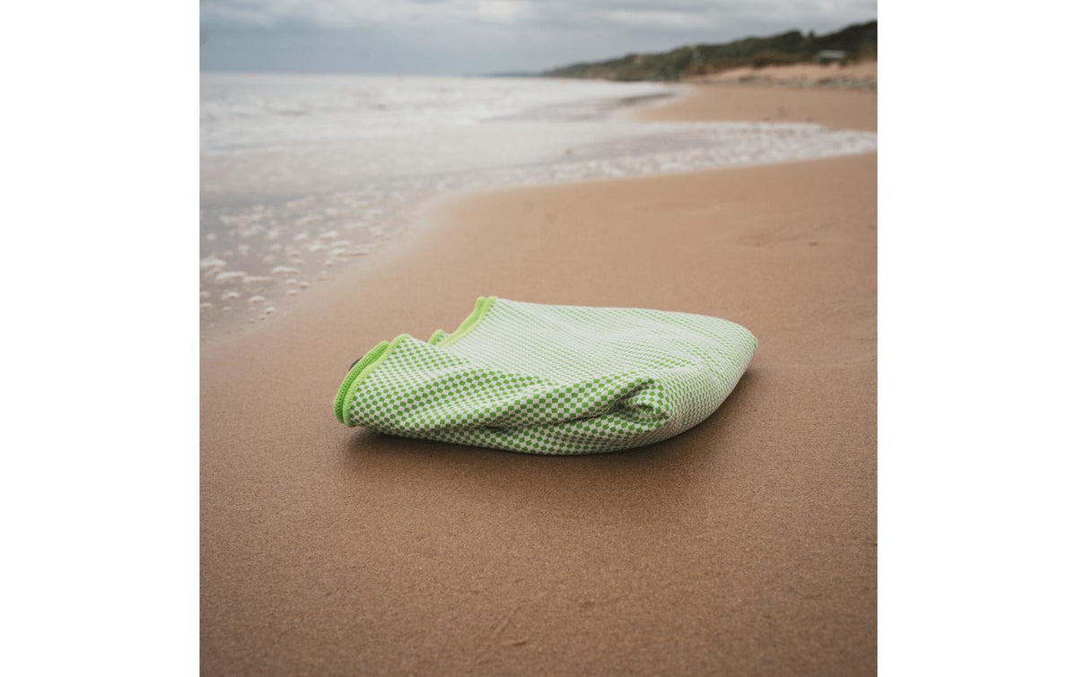 Pandoo Reisehandtuch L – 160 × 80 cm, inkl. Packbeutel & Haken – Lila – Nylon/Polyester