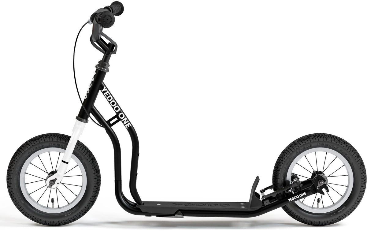 Yedoo Scooter One – Handbremse, höhenverstellbarer Lenker, Ständer – 113 × 54 cm – ab 4 Jahren – Stahl – schwarz