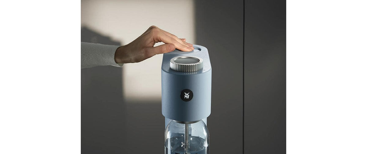 WMF Wassersprudler Element One – 1 l Zylinder, 1 Flasche im Lieferumfang – Blau