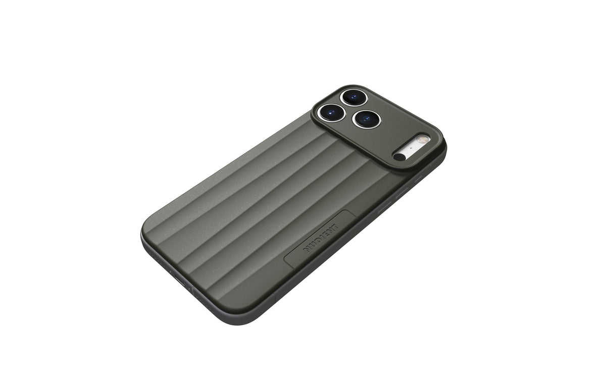 Nudient Slice – Backcover – für Apple iPhone 17 Pro Max / iPhone 18 Pro Max, Kunststoff+Silikon, Dunkelgrün