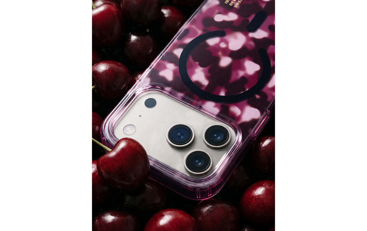 iDeal of Sweden Clear Case – Backcover – für Apple iPhone 17 Pro/18 Pro, Cherry Crush, bis 3 m sturzsicher