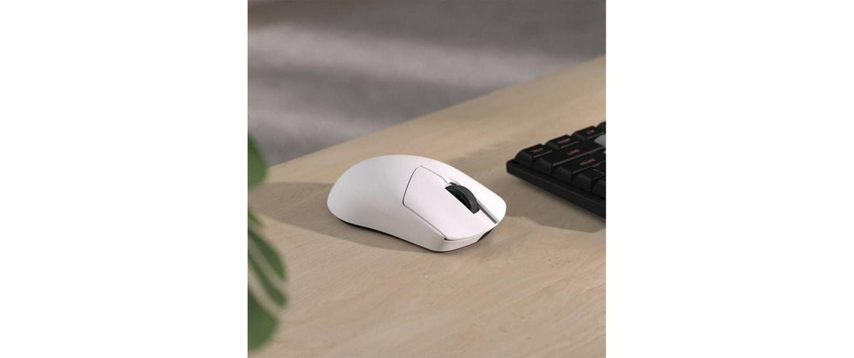 COUGAR Gaming COUGAR Revenger Pro 4K – Gaming-Maus – Kabellos (2,4 GHz), Kabelgebunden (USB-C), 26000 DPI, Beidhändig, Weiss